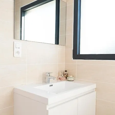 Le Fabre 101 - Charmant Studio - Proche Hypercentre Et Hopital - Wifi - Parking לה-רוש-סור-יון